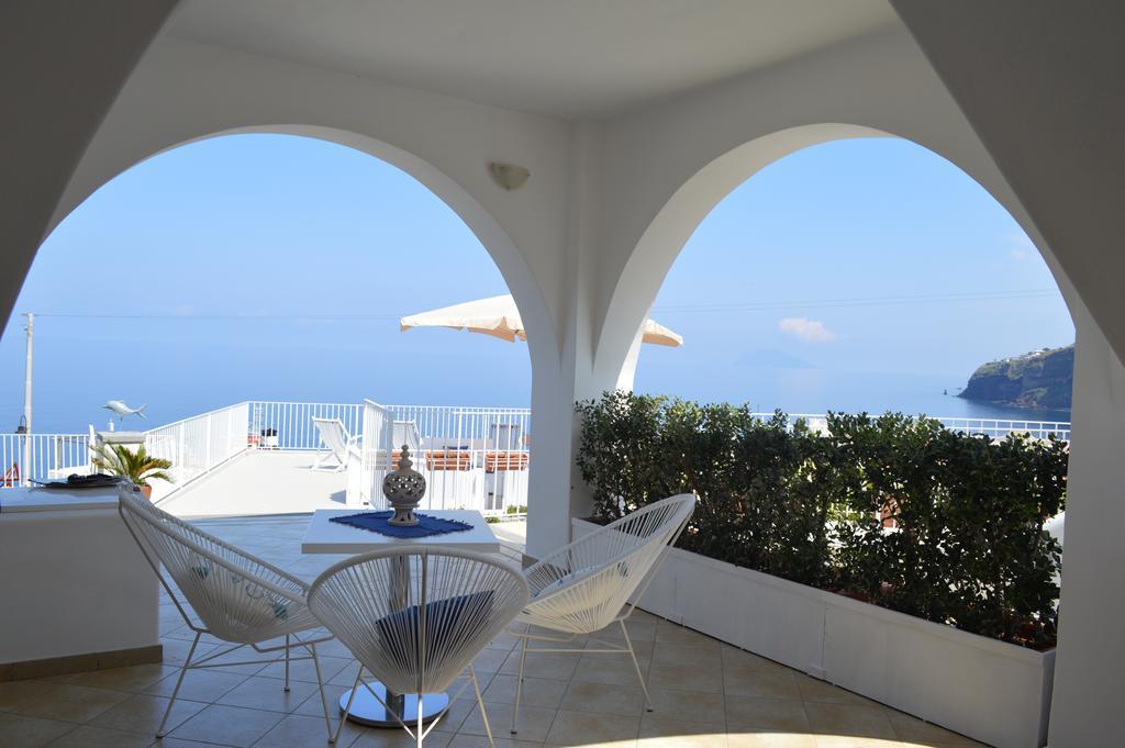 'A Alera Room & Breakfast Malfa  Exterior foto