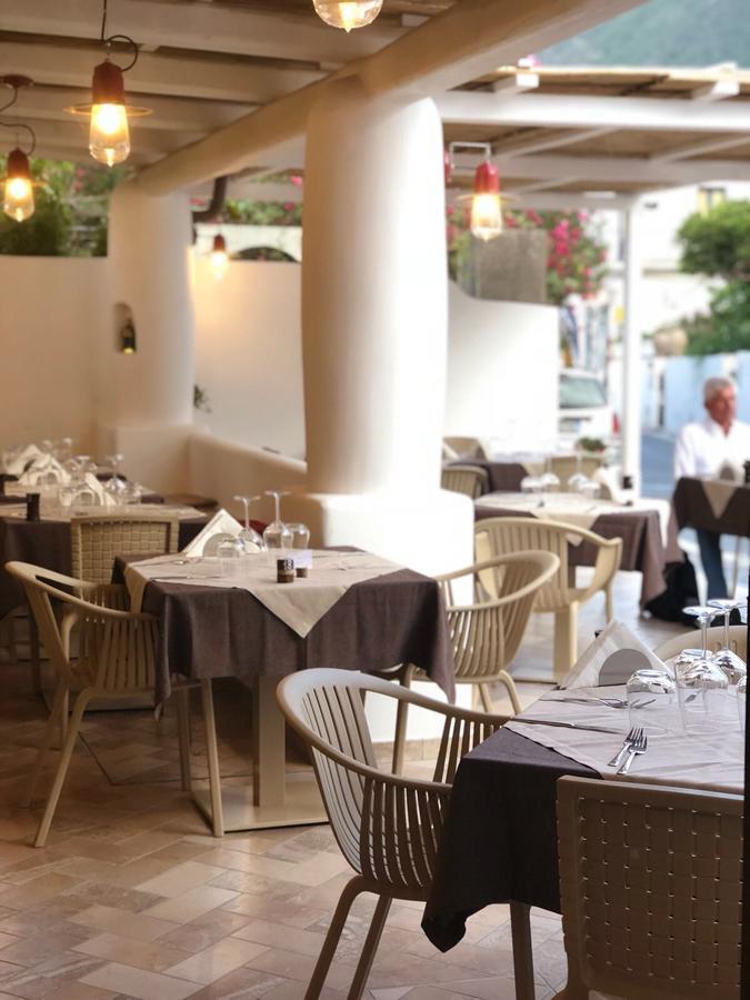'A Alera Room & Breakfast Malfa  Exterior foto