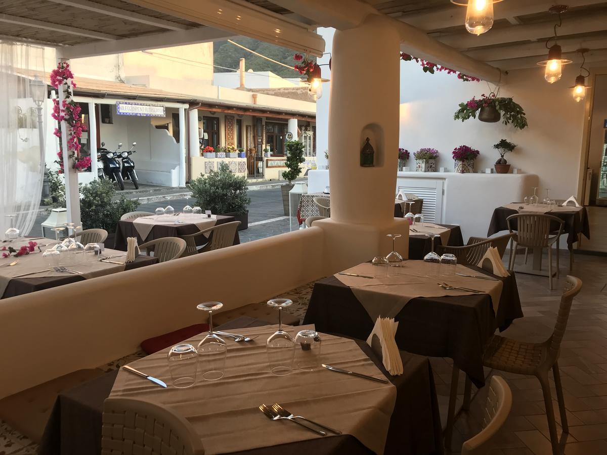 'A Alera Room & Breakfast Malfa  Exterior foto